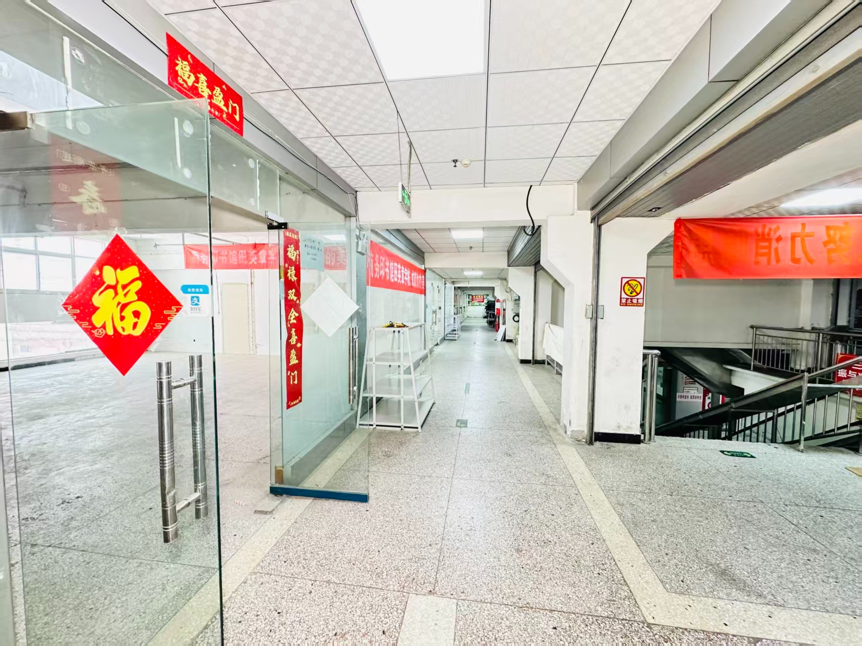 大曌国际广场灵活办公空间，满足企业不同发展阶段需求 ✨ 商业配套完善，助力企业快速成长 ✨ AI产业资源链接，共建创新生态 ✨ 办公、展示、运营一体化空间  现在入驻，抢占AI产业发展新赛道！